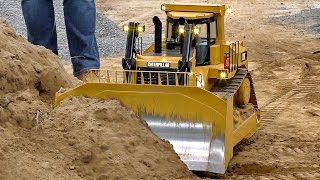 HUGE RC CONSTRUCTION MACHINE FANTASTIC XXXL SCALE 18 MODEL DOZER CAT D11T  Fair Leipzig 2016 [upl. by Shermie]